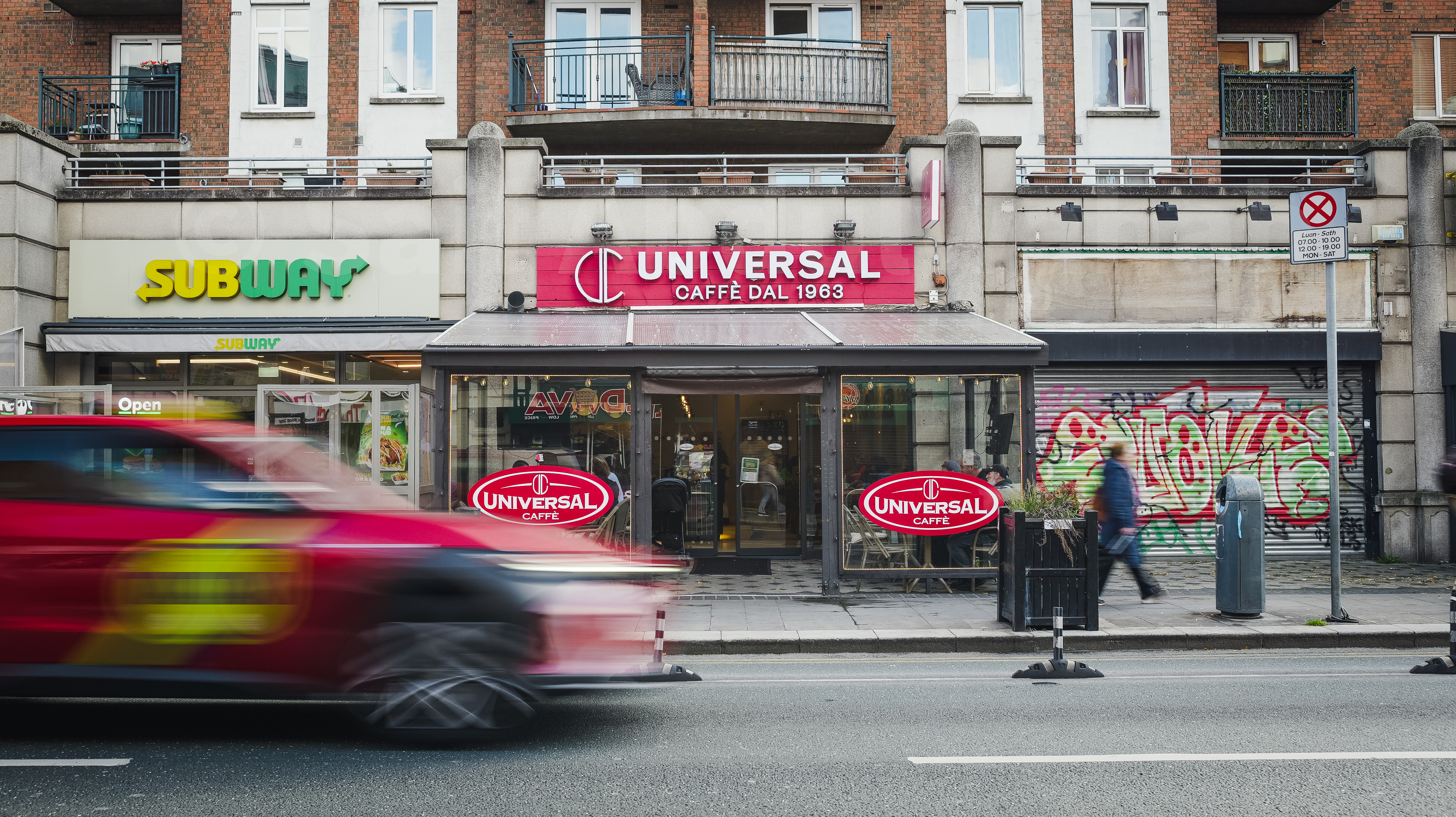 Universal Café - Image 2